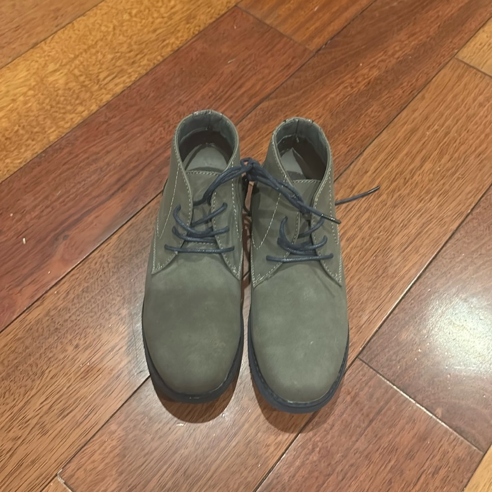 These beautiful boys size 2 shoes, are the most perfect shoes “crown & ivy”